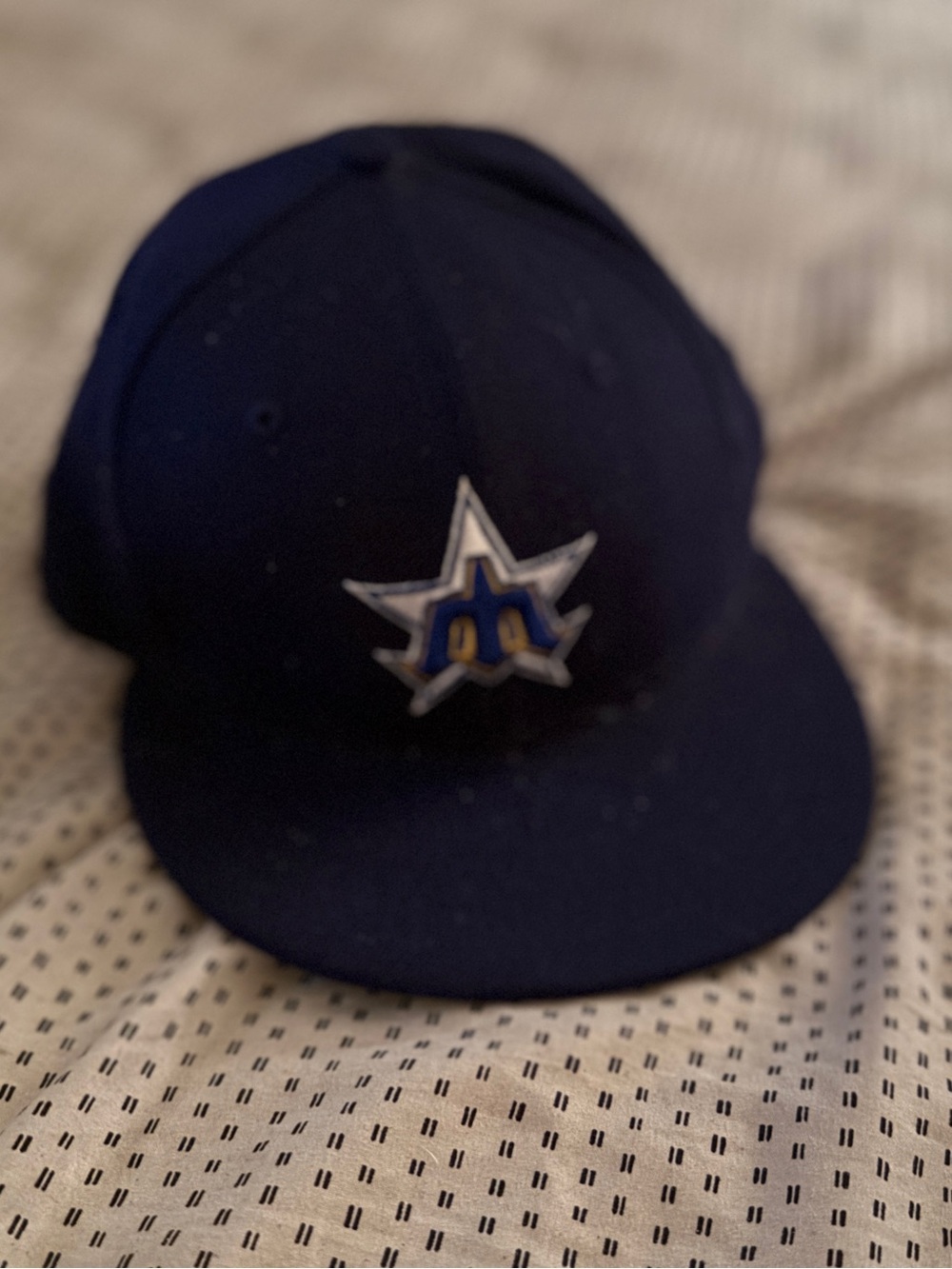 Mariners - New Era 59FIFTY Cap - Navy Crown with Green Undervisor